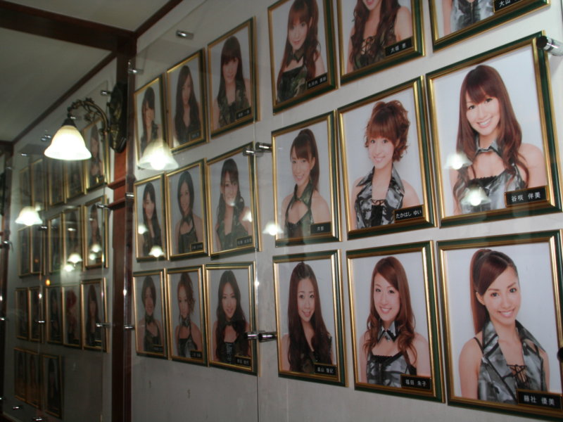 What is AKB48? Why is it popular? Part of Japanese show business