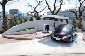 Hydrogen Filling Station Utilizing Solar Panels in Japan