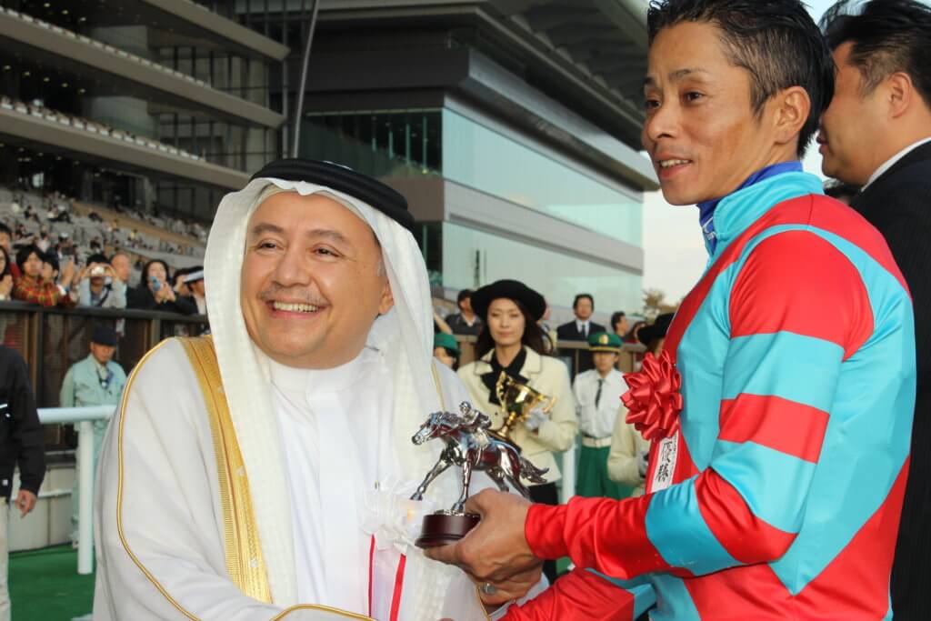 The 15th Saudi Arabia Royal Cup Fuji Stakes was held in Tokyo on Oct. 20, 2012. Ambassador Turkistani presented the cup to the winning jockey. Coincidentally at this year’s London Olympics the country took its first medal (a bronze) in team show jumping.