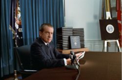 ホワイトハウスで撮られた辞任前のニクソン大統領の写真（1974年4月）