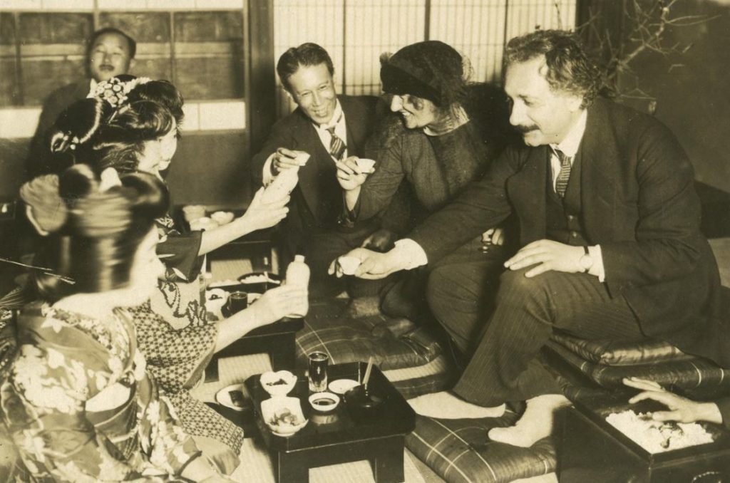 Alberto and his wife Elsa receiving hospitality in Japan (around November-December 1922)